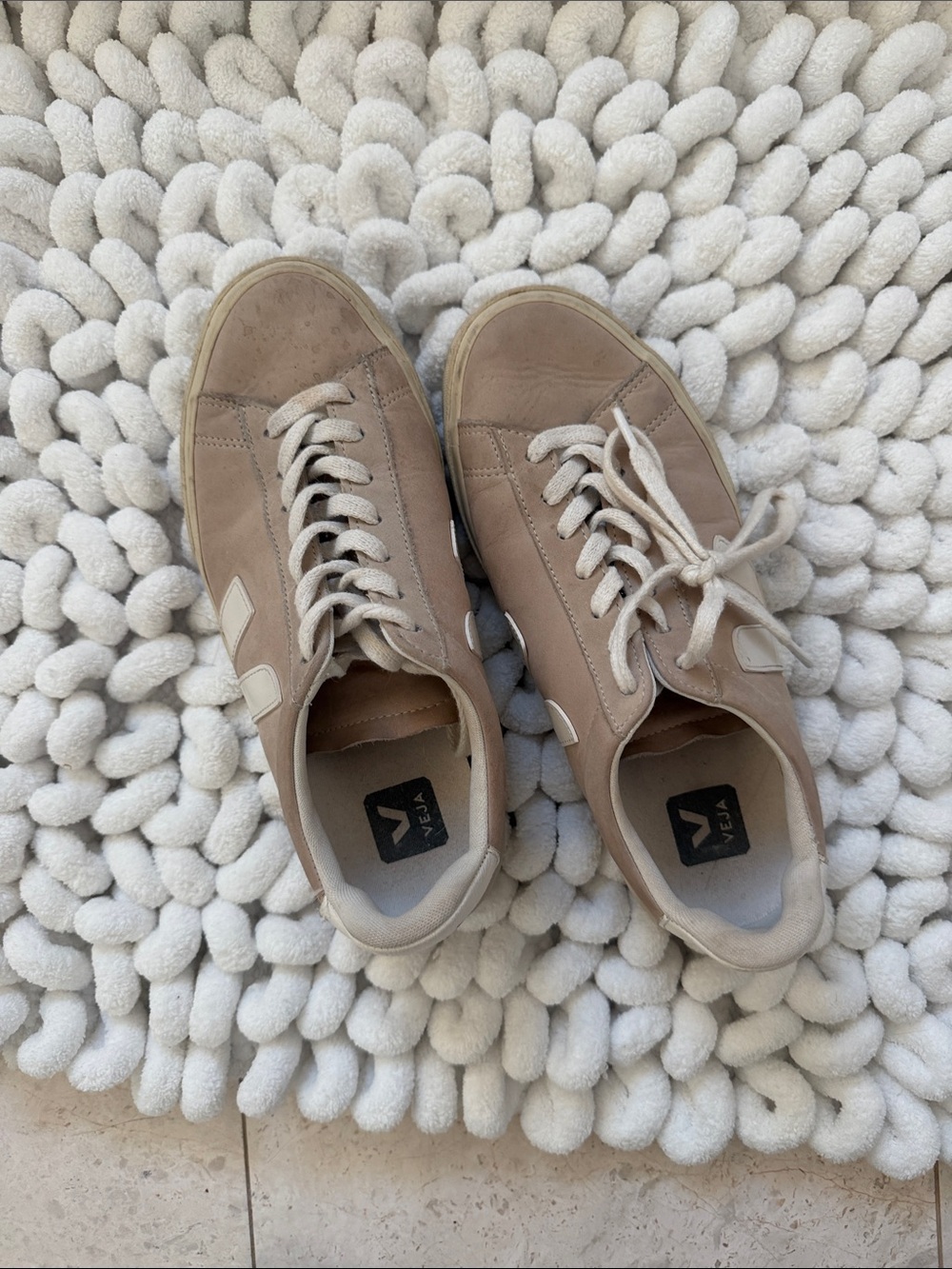 Veja beige